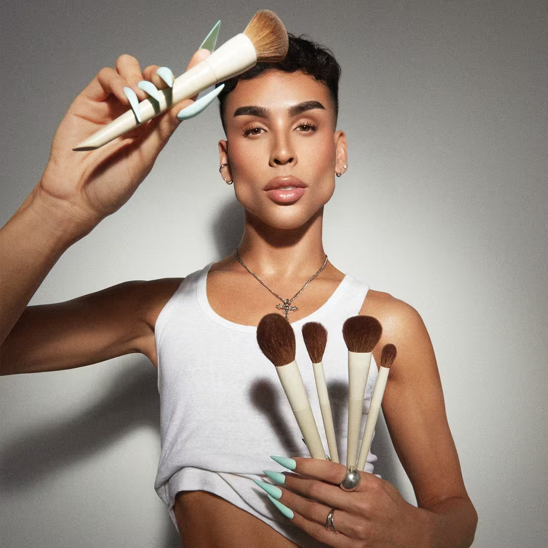 Morphe X Ariel A22 Signature Blush Brush
